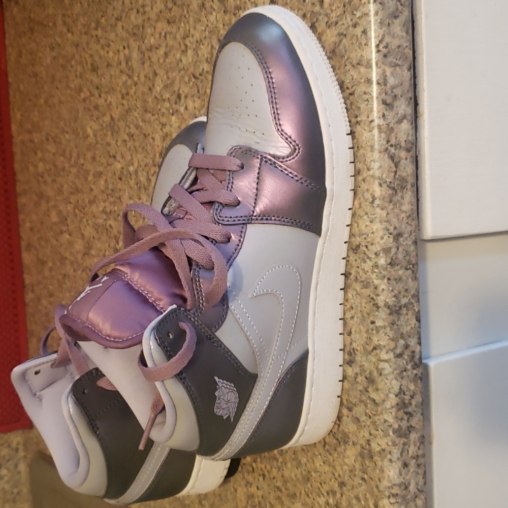 Jordan 1 mid